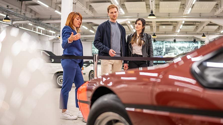 Gruppenführung durch die historischen BMW Modelle in der BMW Group Classic